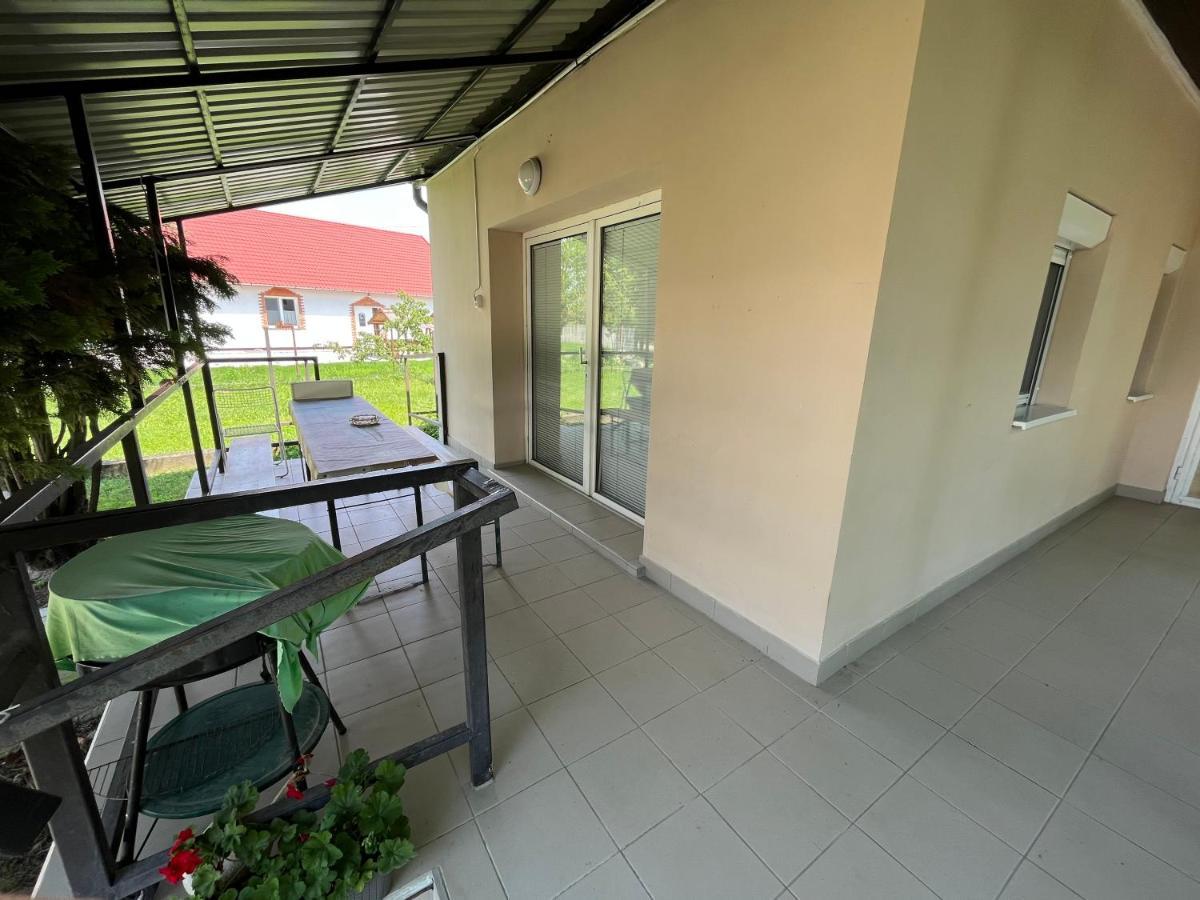 Tiszavirág apartman Tiszakeszi Esterno foto