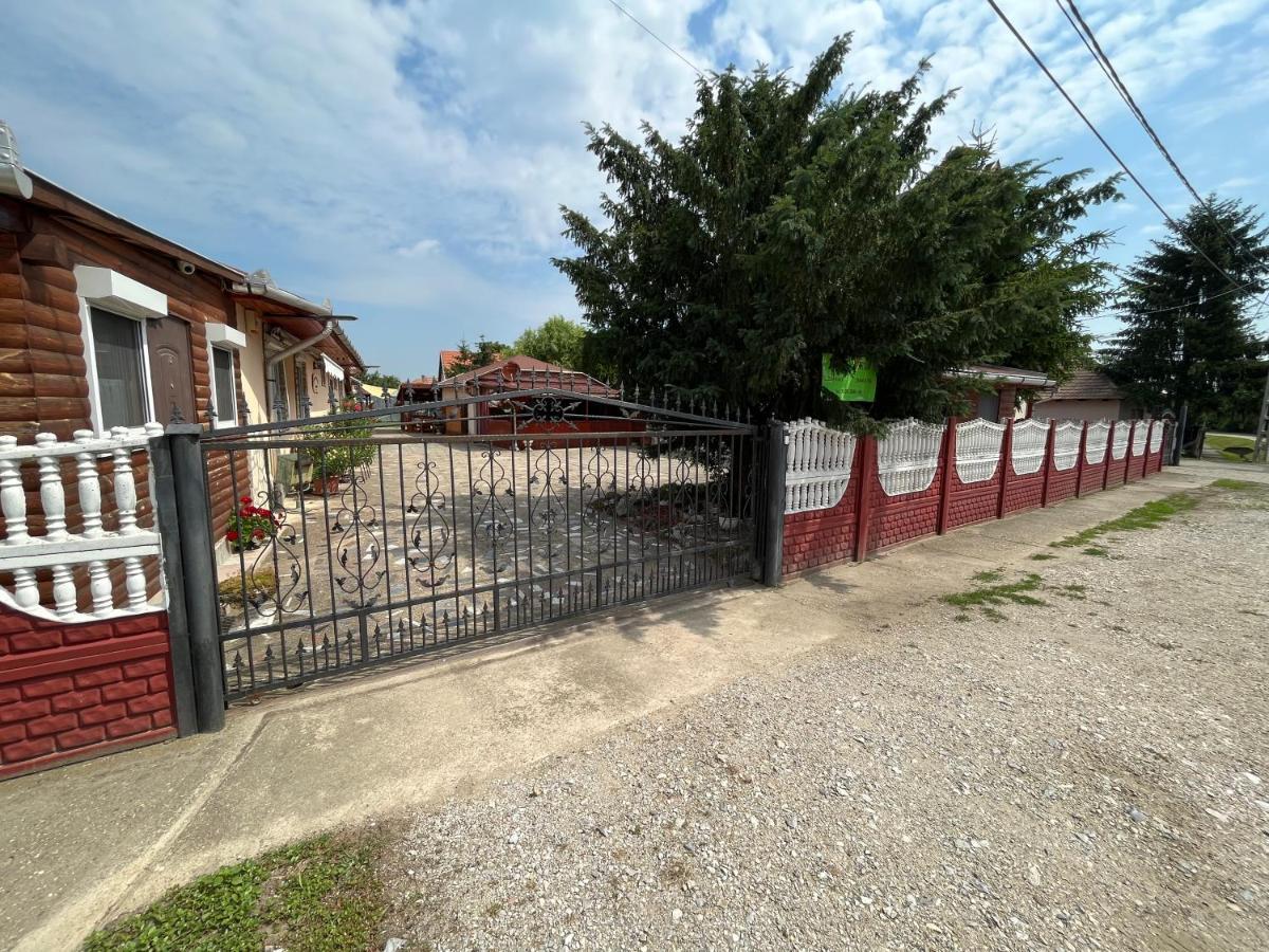 Tiszavirág apartman Tiszakeszi Esterno foto