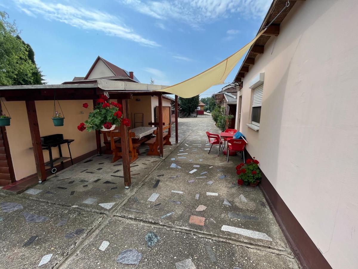 Tiszavirág apartman Tiszakeszi Esterno foto