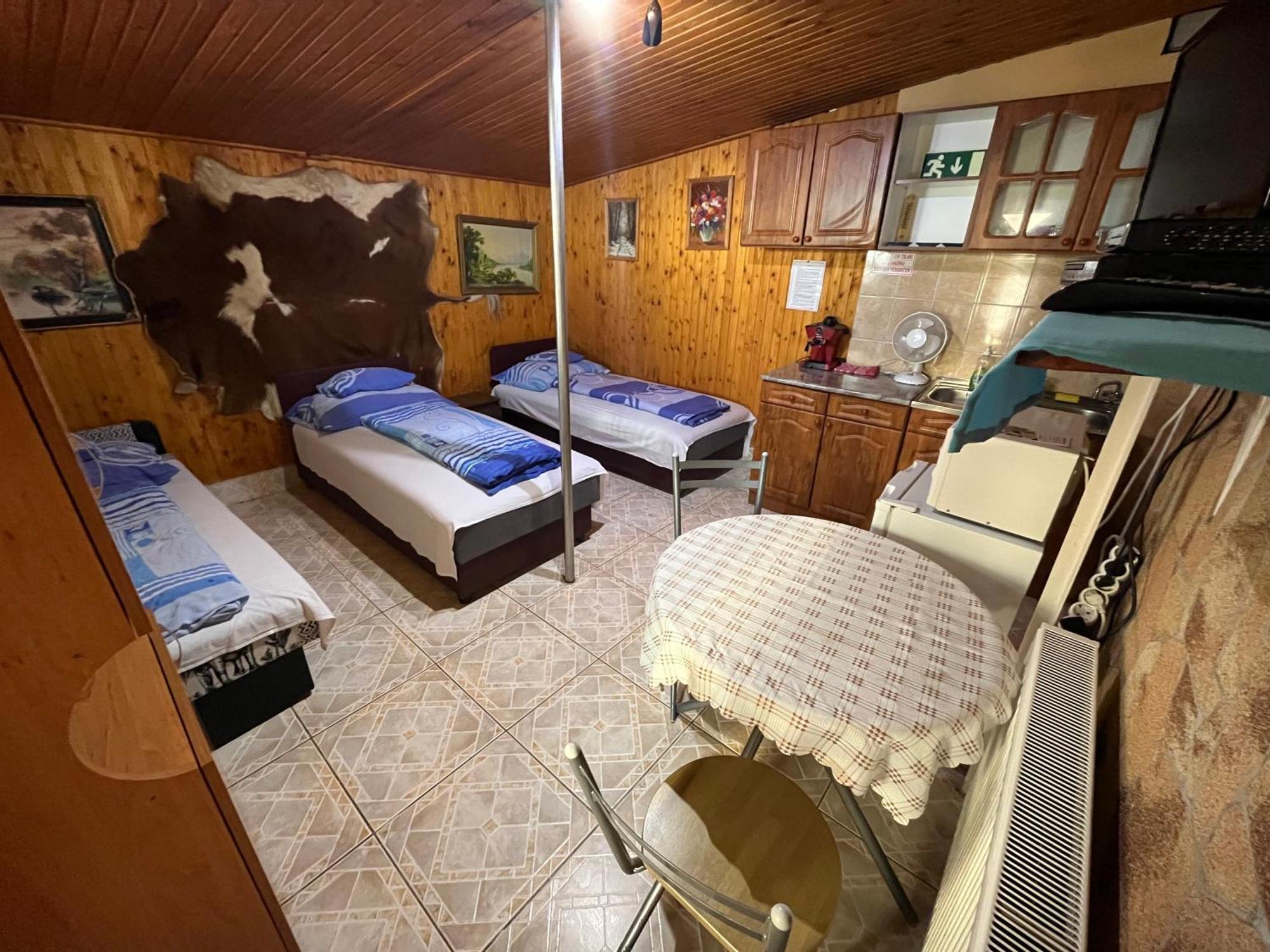 Tiszavirág apartman Tiszakeszi Esterno foto